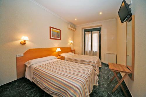 Hostal Prim Мадрид Екстериор снимка