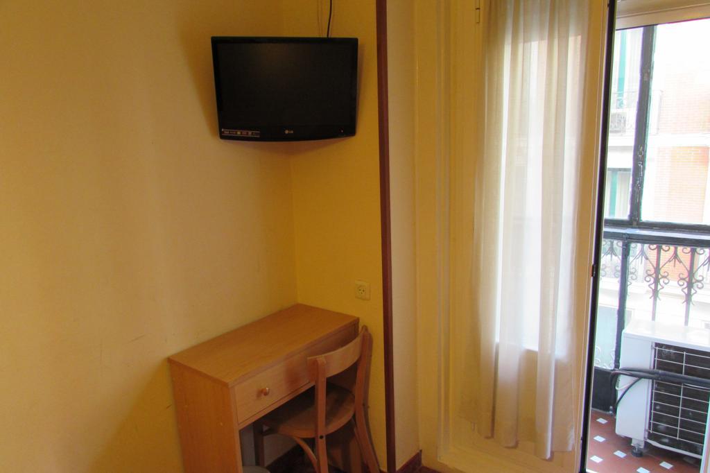 Hostal Prim Мадрид Екстериор снимка