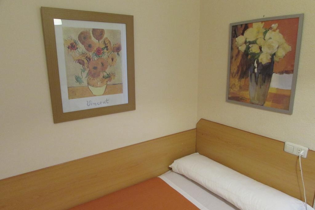 Hostal Prim Мадрид Екстериор снимка