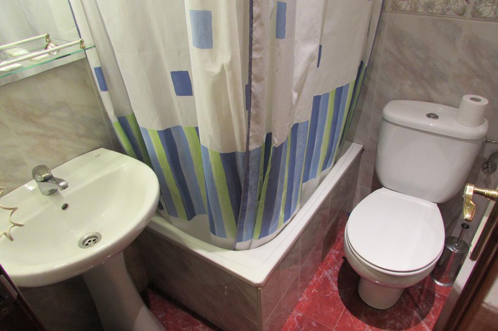 Hostal Prim Мадрид Екстериор снимка