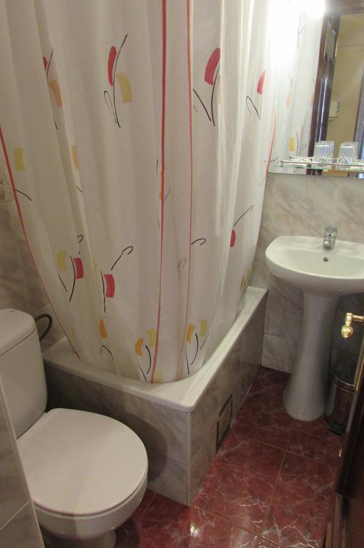 Hostal Prim Мадрид Екстериор снимка