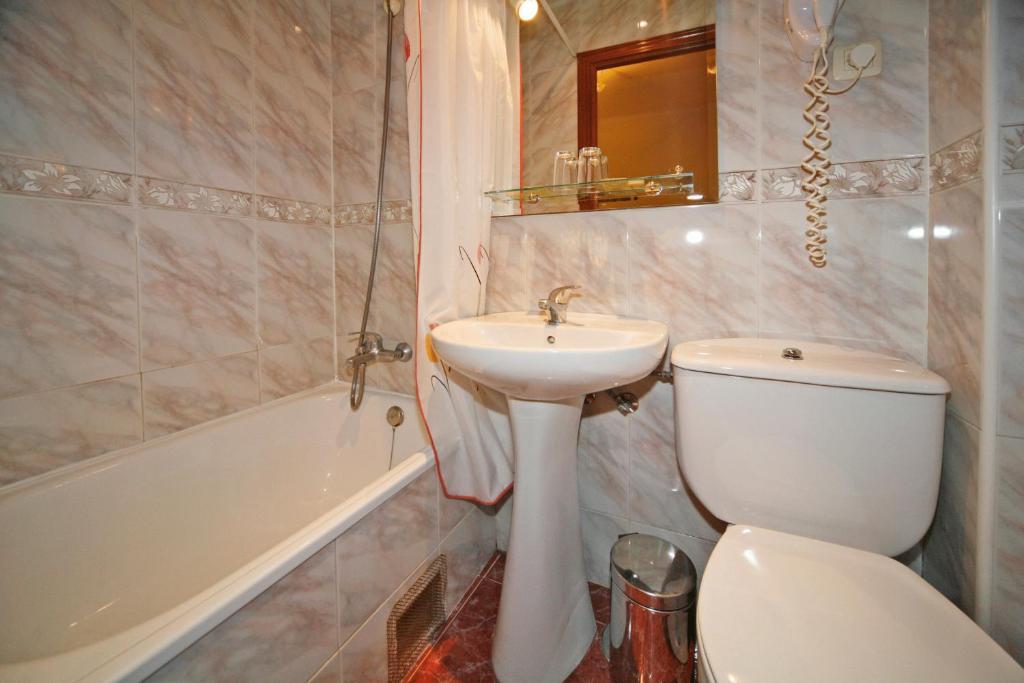 Hostal Prim Мадрид Екстериор снимка